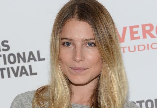 Модель Дри Хемингуэй рекламирует бренд Chloe Модель Дри Хемингуэй рекламирует бренд Chloe