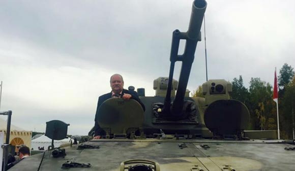 Депутат Игорь Зотов опроверг сообщения о том, что он застрял в танке Депутат Игорь Зотов опроверг сообщения о том, что он застрял в танке