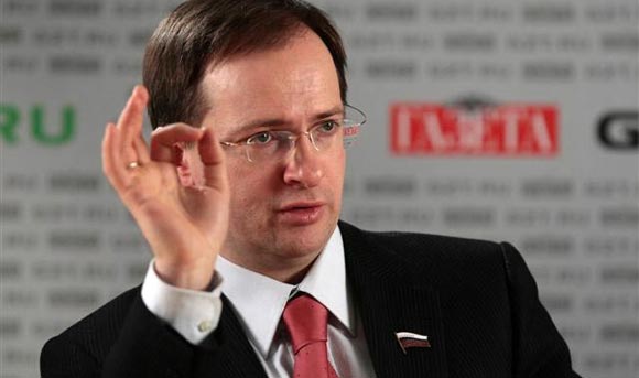 Мединский лишился дара речи, посмотрев «порнографическую» ленту «Любовь» Мединский лишился дара речи, посмотрев «порнографическую» ленту «Любовь»