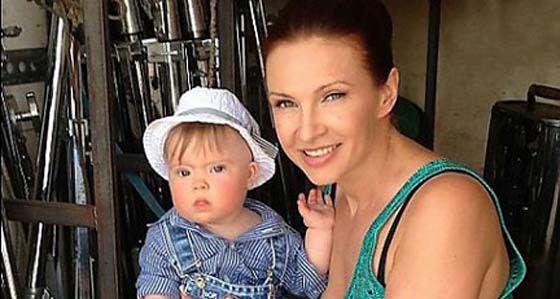 Эвелина Бледанс с сыном Семой Эвелина Бледанс с сыном Семой