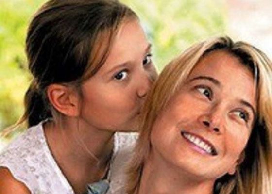 Юлия Высоцкая с дочерью Машей Юлия Высоцкая с дочерью Машей