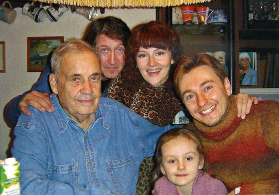 Эльдар Рязанов в кругу друзей Эльдар Рязанов в кругу друзей