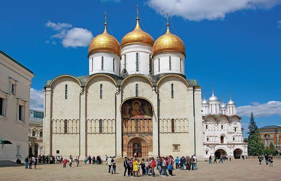 Успенский Собор в Москве - древнейший собор московского кремля Успенский Собор в Москве - древнейший собор московского кремля
