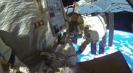 Российский космонавт выкладывает фотографии в соц.сеть Российский космонавт выкладывает фотографии в соц.сеть
