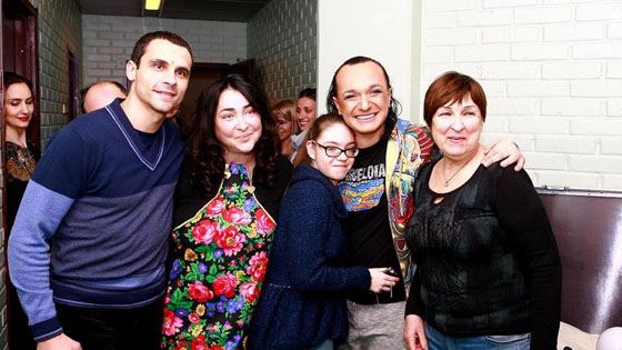 Лолита с мужем и дочерью Лолита с мужем и дочерью