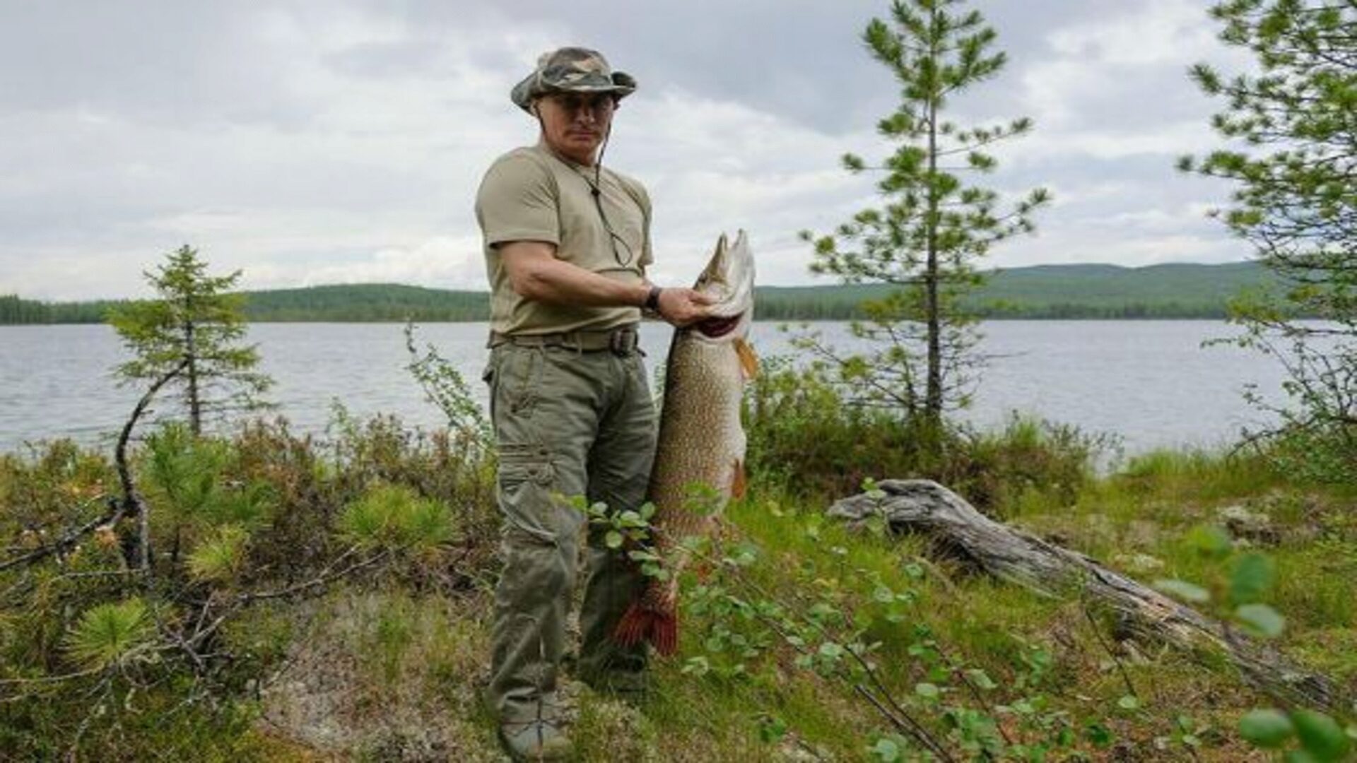 Путин ловил на блесну «Царь-рыба»