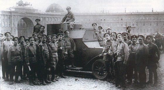 Дворцовая площадь, 1917 год Дворцовая площадь, 1917 год