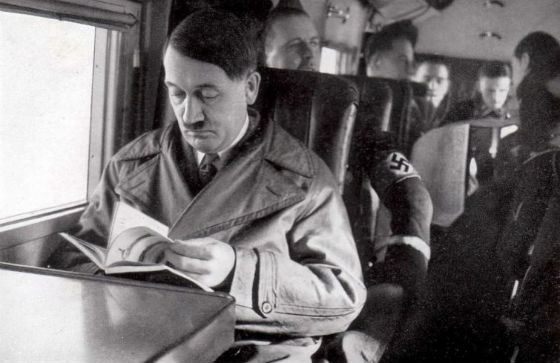 «Как христианин, я не должен позволять себя обманывать» Гитлер «Как христианин, я не должен позволять себя обманывать» Гитлер