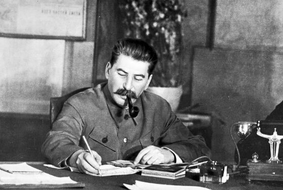 «Я не европеец, а обрусевший грузин-азиат.» Иосиф Сталин «Я не европеец, а обрусевший грузин-азиат.» Иосиф Сталин