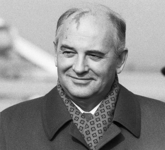 «Мне нравится Путин. Характером... Умный оказался.» Михаил Горбачёв «Мне нравится Путин. Характером... Умный оказался.» Михаил Горбачёв