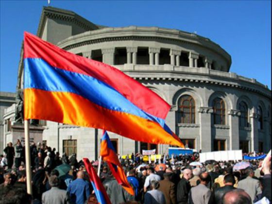 Поводом к революция в Армении послужило объявление о повышении энерготарифов Поводом к революция в Армении послужило объявление о повышении энерготарифов