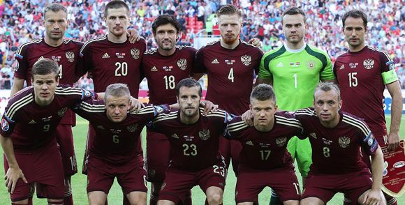 Общественность призывает к тому, чтобы распустить сборную РФ по футболу Общественность призывает к тому, чтобы распустить сборную РФ по футболу