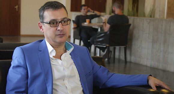 Тренер сборной России по фехтованию Мамедов проиграл спор и побреется наголо Тренер сборной России по фехтованию Мамедов проиграл спор и побреется наголо