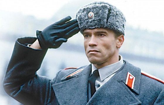 Настоящий русский не улыбается и носит ушанку Настоящий русский не улыбается и носит ушанку