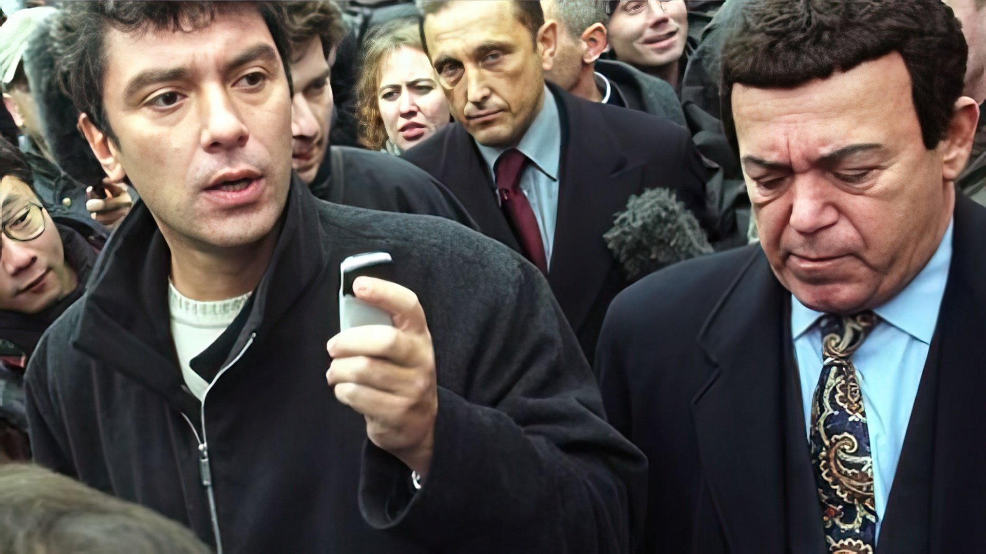 Кобзон и Немцов у Театра на Дубровке, 2002 год